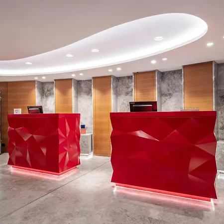 Hotel Renaissance Republique & Parigi