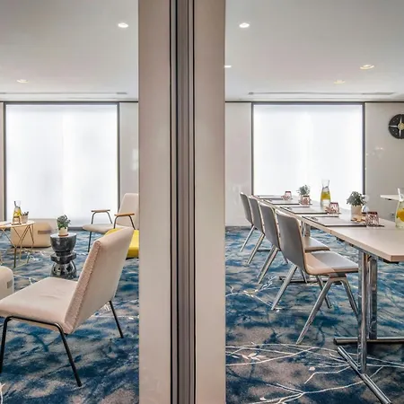 Hotel Renaissance Republique & 5*