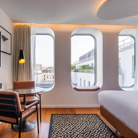 Hotel Renaissance Republique &