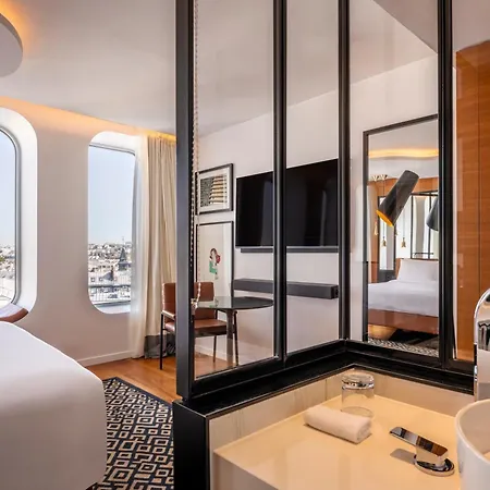 Hotel Renaissance Republique & Parigi
