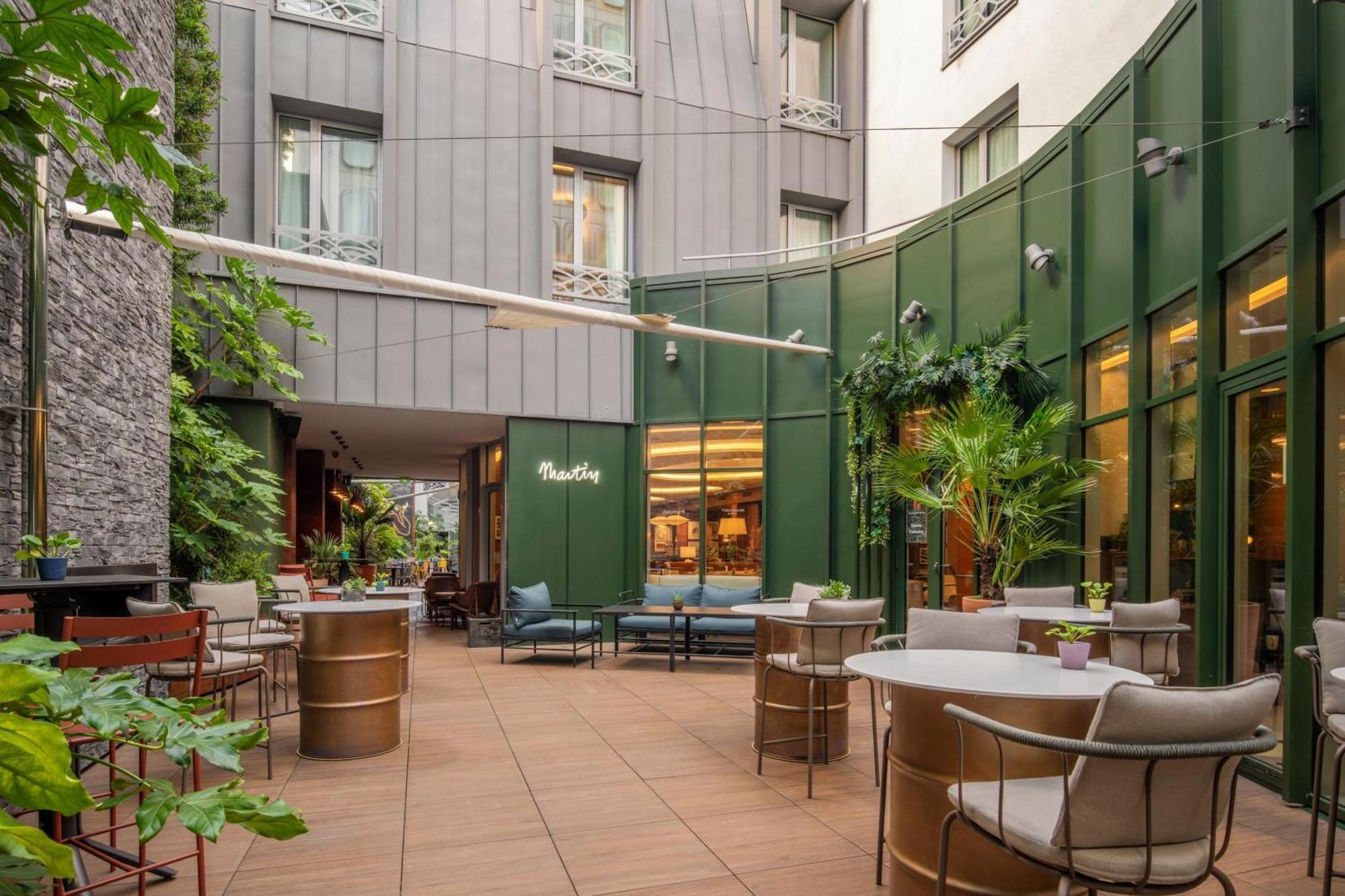 Renaissance Republique & Hotel