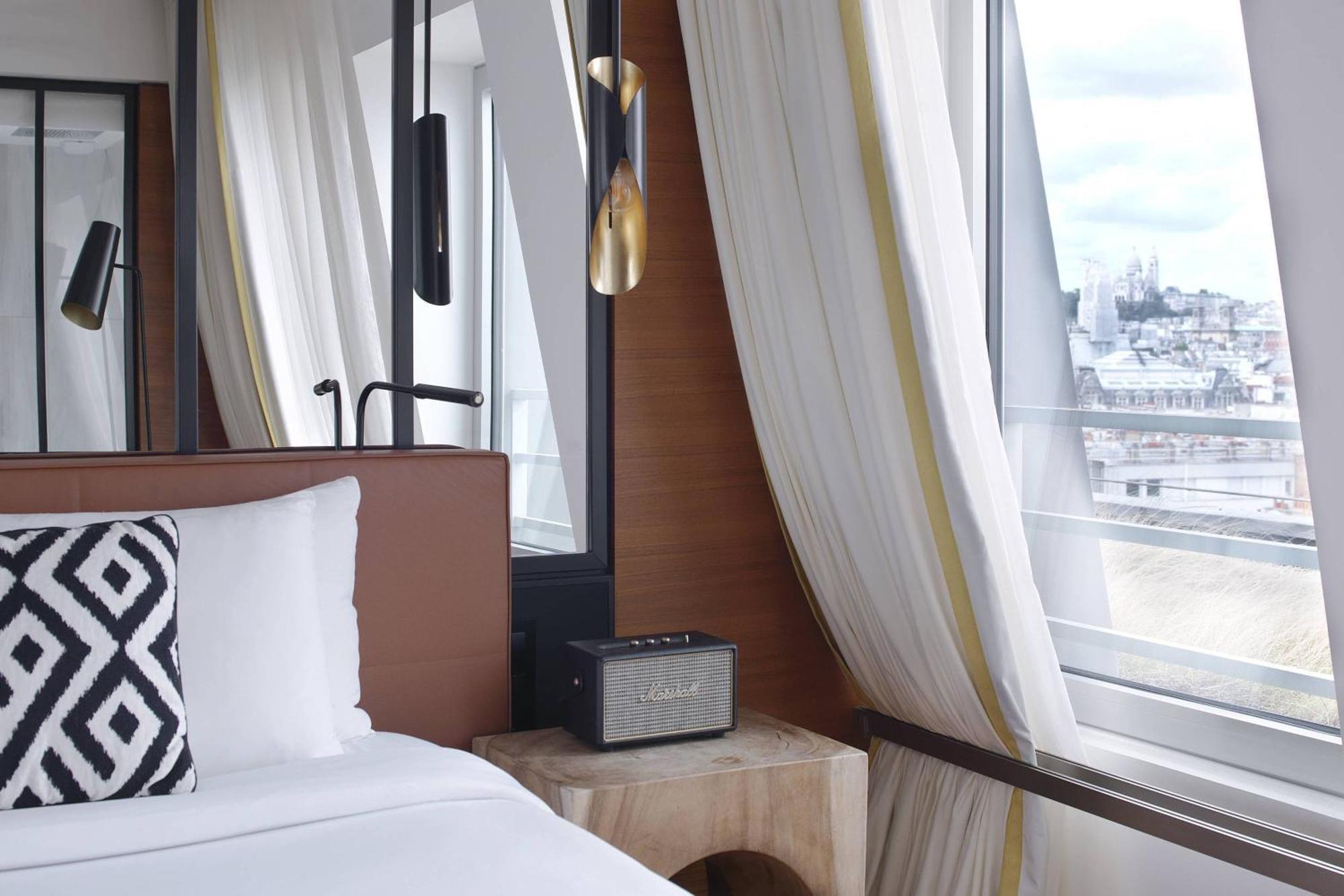 Hotel Renaissance Republique & Parigi