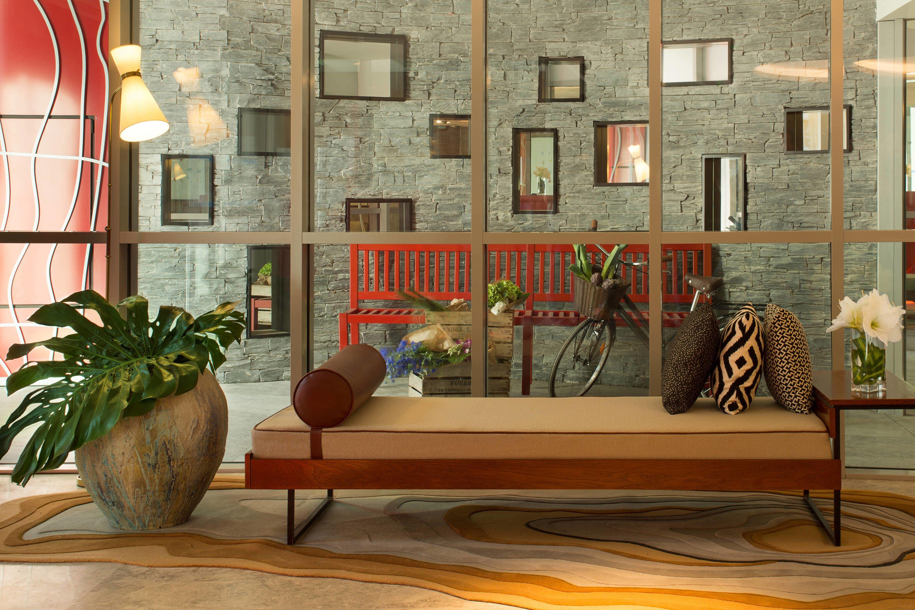 Renaissance Republique & Hotel Paris