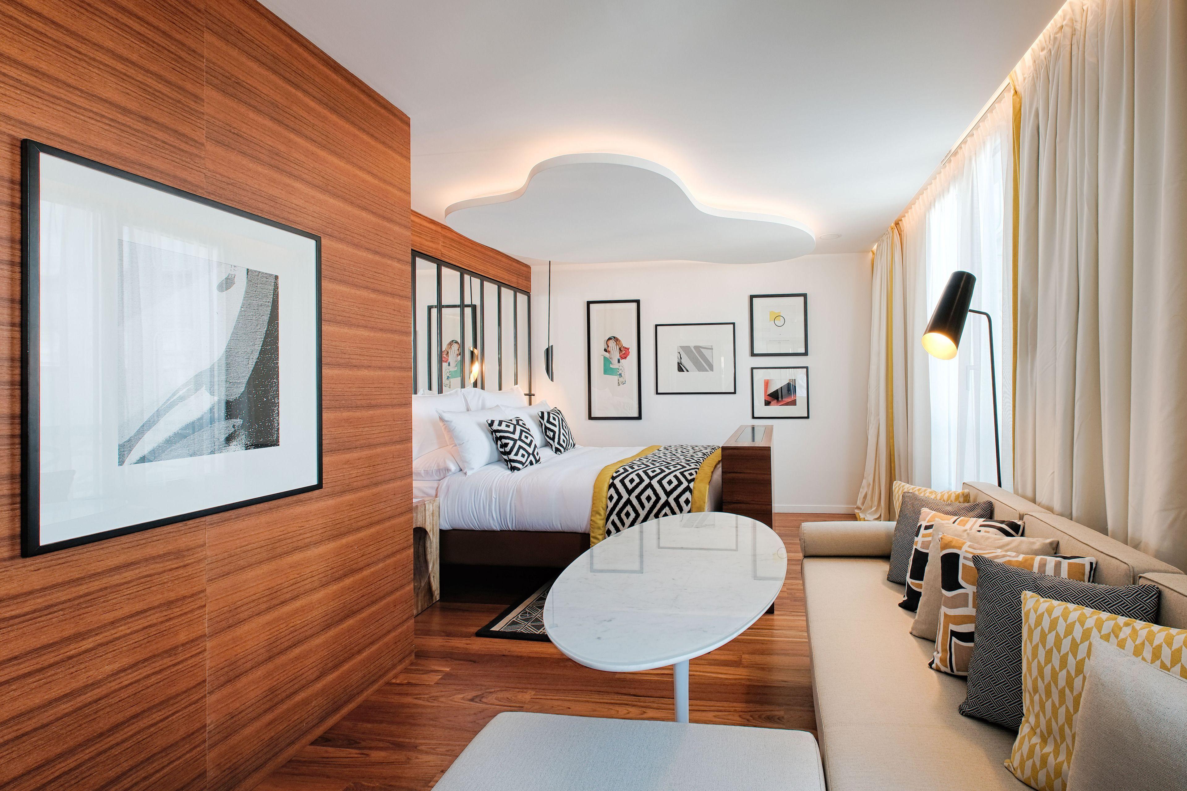 Hotel Renaissance Republique &