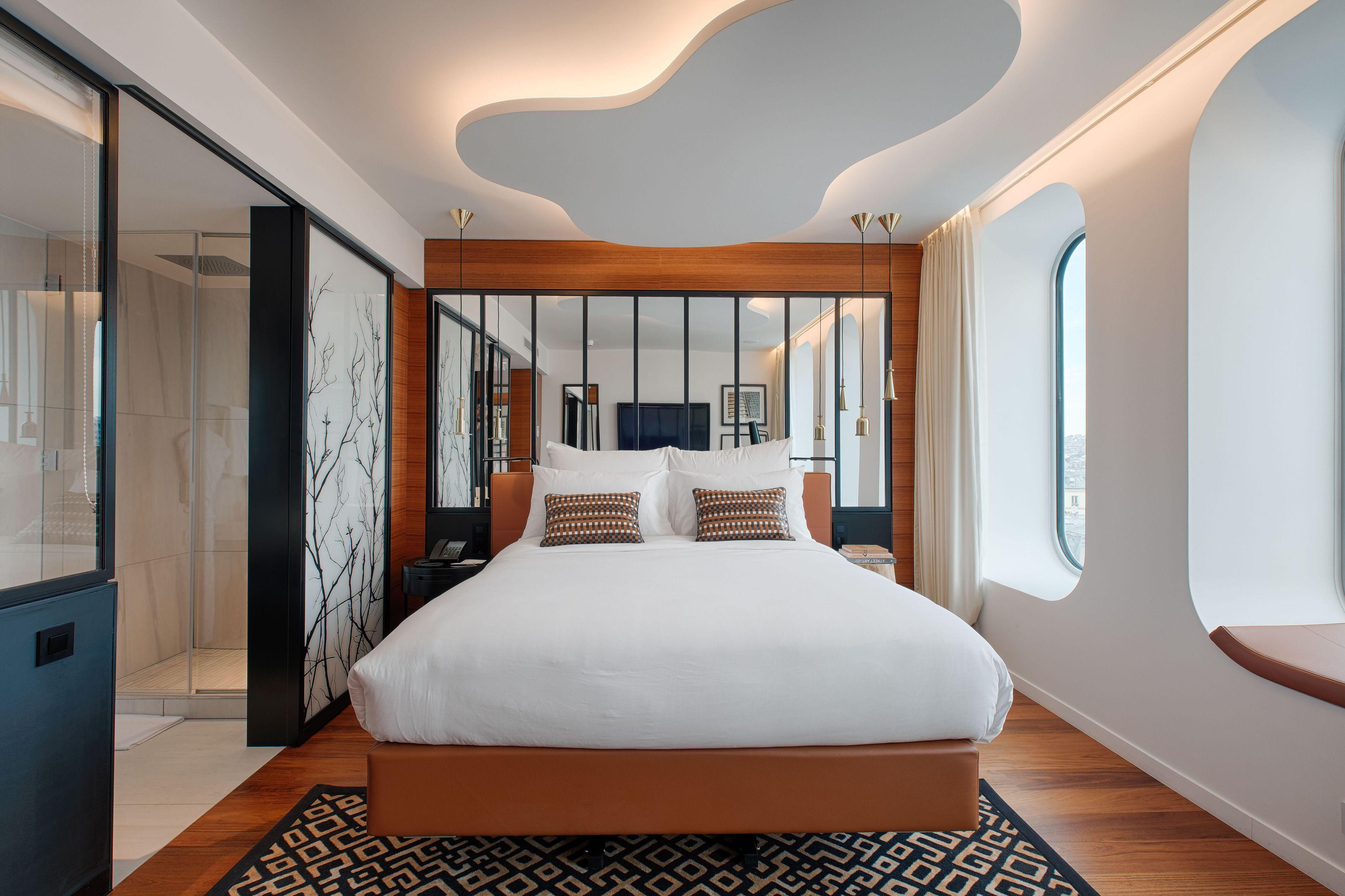 Renaissance Republique & Hotel