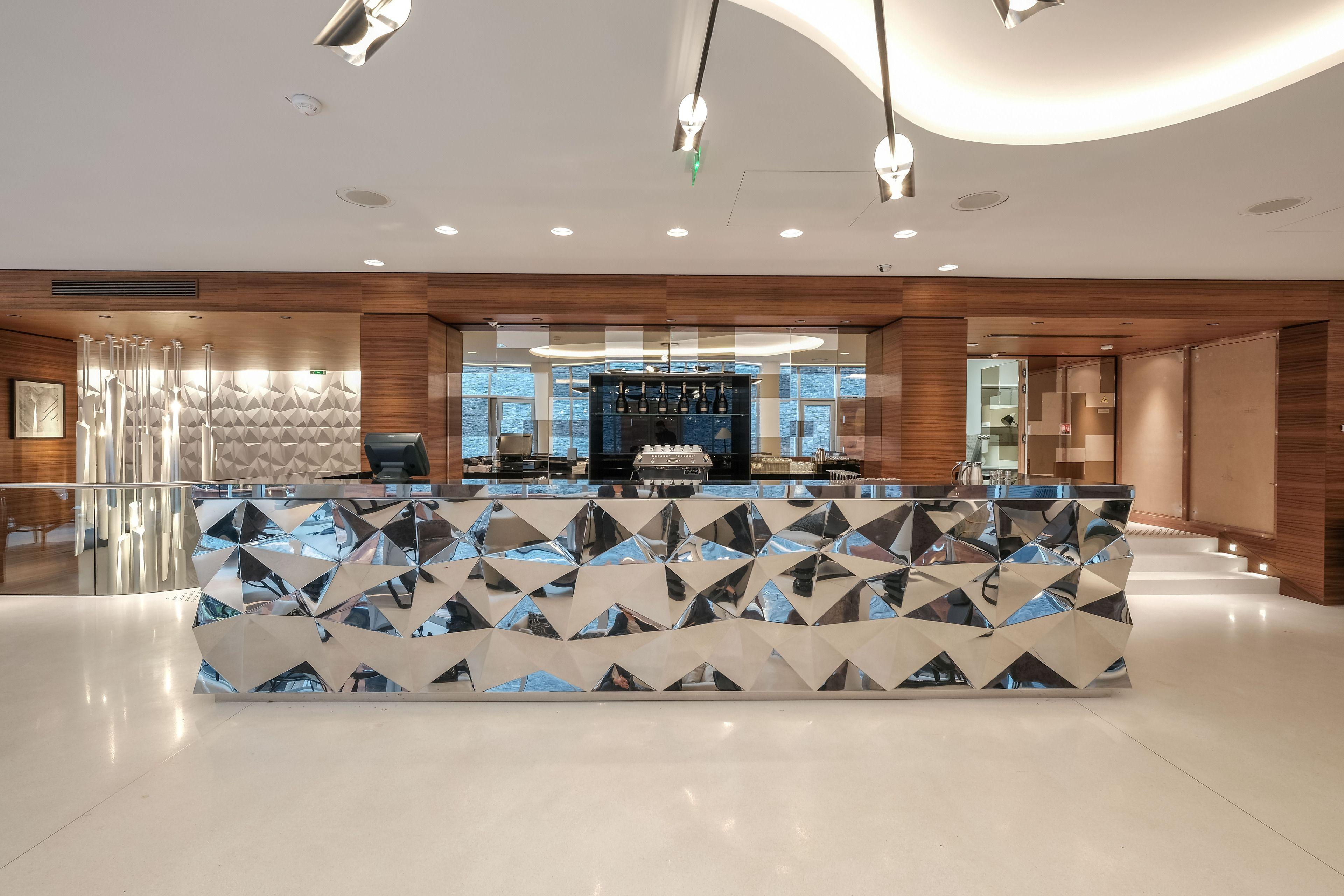 Renaissance Republique & Hotel 5*