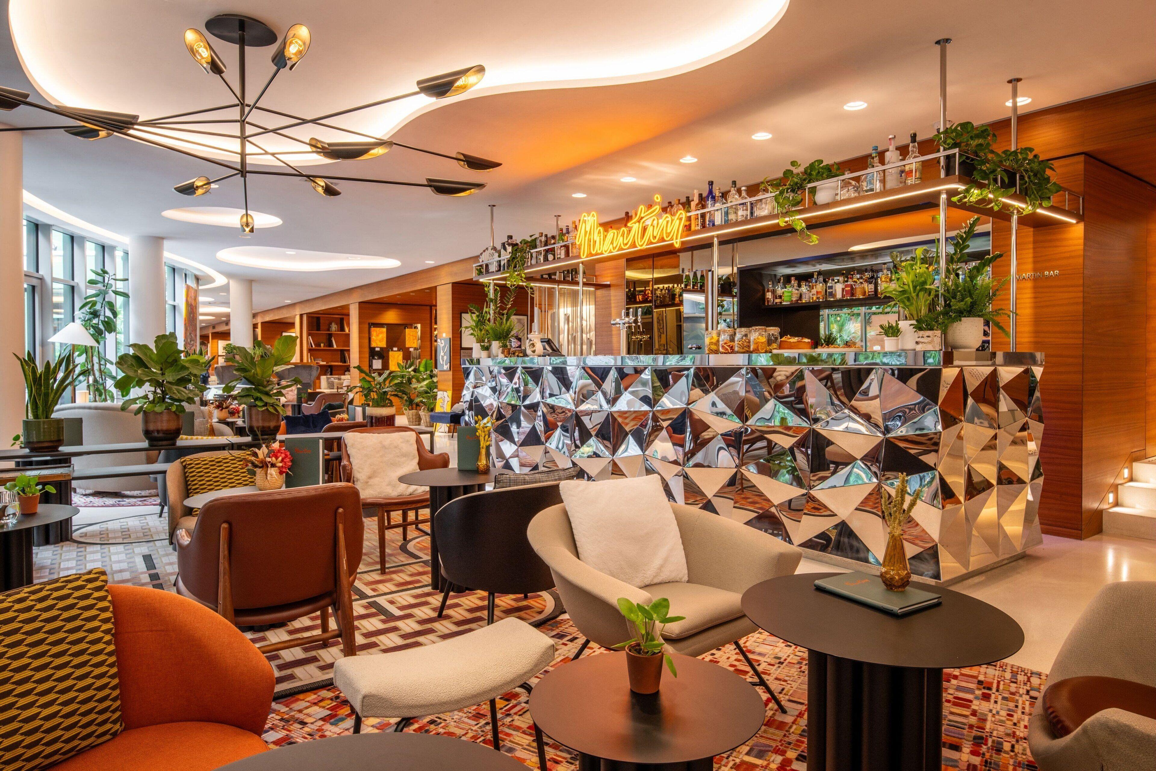 Renaissance Republique & Hotel Paris