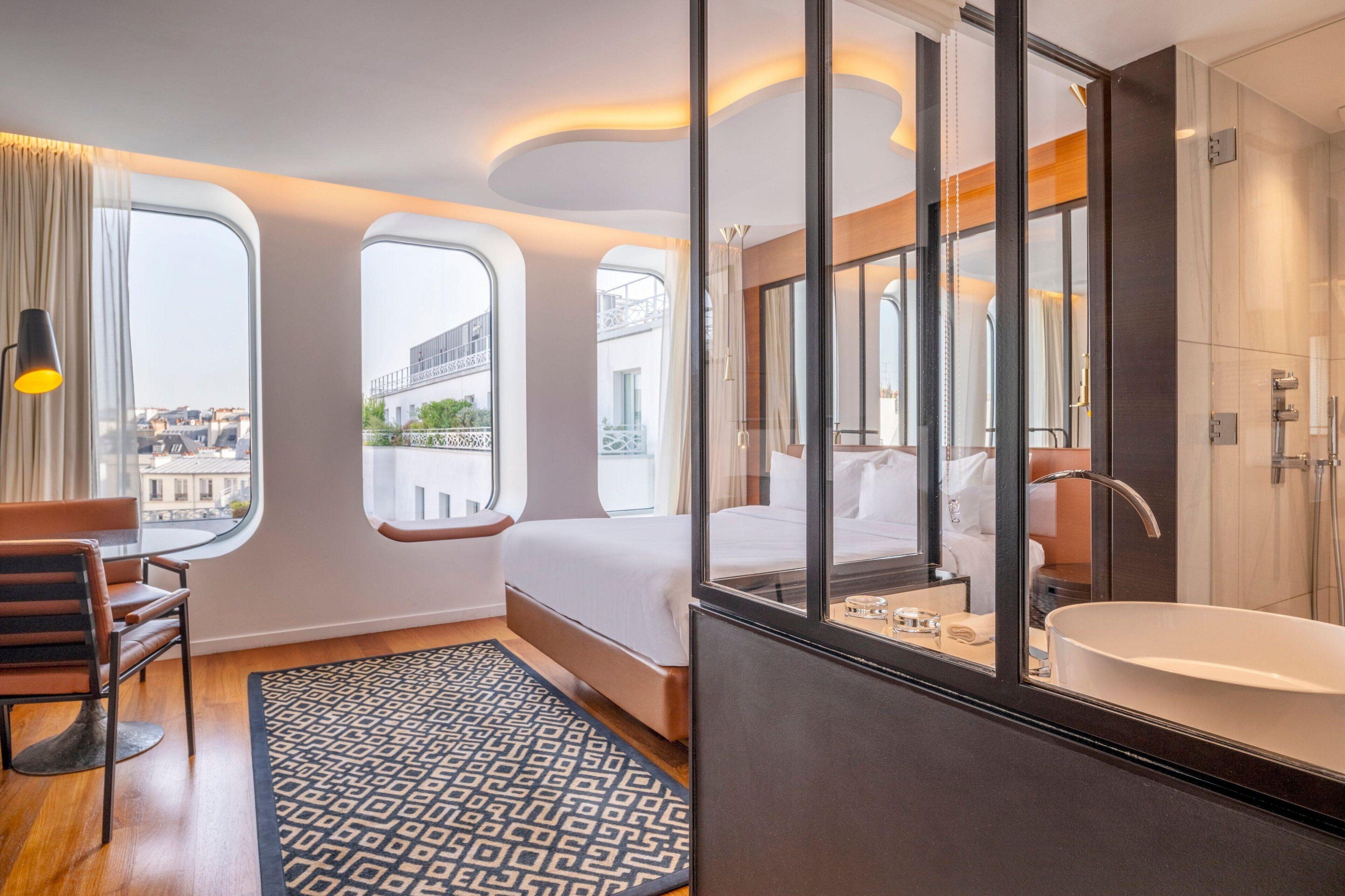 Hotel Renaissance Republique &