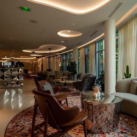Hotel Renaissance Republique & Parigi