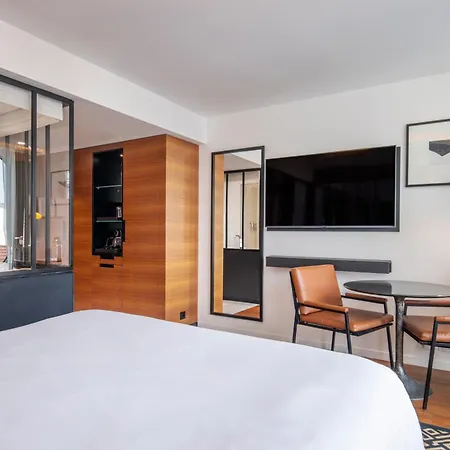 Renaissance Republique & 5* Parigi