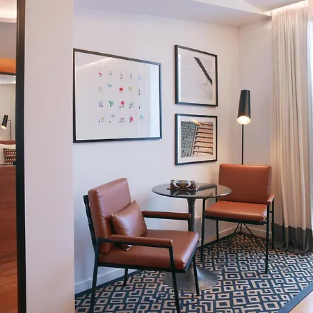 Renaissance Republique & Hotel 5*